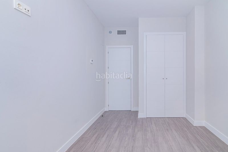 Foto d4263a5d-dc72-47af-9c0a-00f1b9b51ba1. Pis amb aparcament piscina a Rosaleda - Juventud Granada