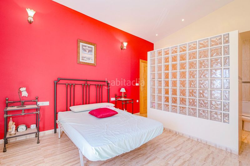 Foto b9d0c80d-22ff-4d7f-b124-cc3a0f7afc99. Xalet amb aparcament piscina a Íllora