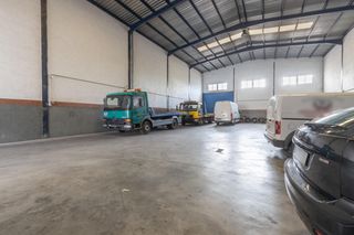 Bâtiment à usage industriel  Poligono industrial fuensanta. Inversión!!! venta de flota de grúas en pleno funcionamiento con