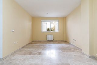 Pis a Calle de la estación de tranvías 20. Estupendo piso con dos dormitorios, garaje y trastero junto a pa