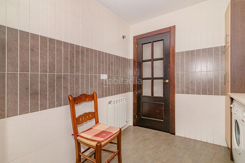 Foto 8a43b0b6-9a51-4174-beb7-089b3626e82e. Pis amb calefacció aparcament a Ogíjares