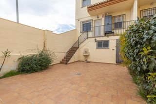Casa pareada en Calle los ciruelos(be) 4. Se vende bonita casa adosada en belicena.