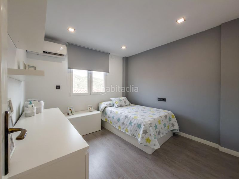 Foto 4e6b2c7b-b6e4-4038-88a7-a9b08860f0d8. Casa adossada a calle tiberio 7 a Cenes de la Vega