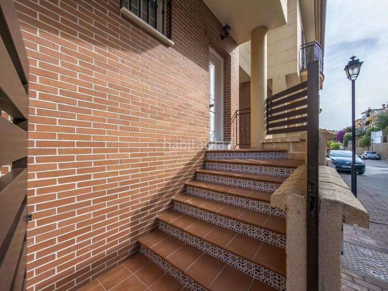 Foto 59f062ea-91eb-4998-8bb2-7169d01260e3. Casa adossada a calle tiberio 7 a Cenes de la Vega