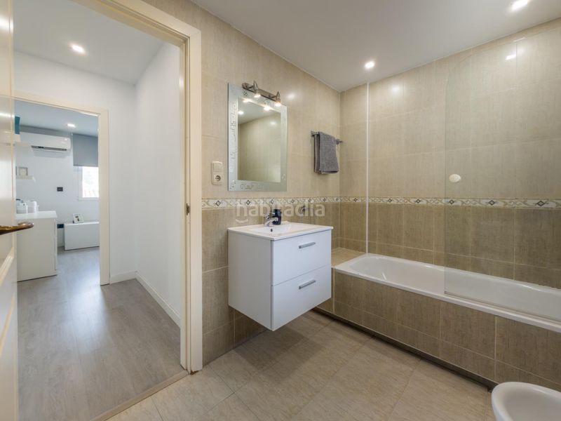 Foto f6619e6f-8476-4134-8b0c-9515fe5358b3. Casa adossada a calle tiberio 7 a Cenes de la Vega
