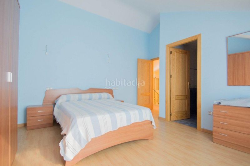 Foto 0d3f4011-a587-4e62-9081-0c678d7059d4. Xalet amb aparcament piscina a Güéjar Sierra