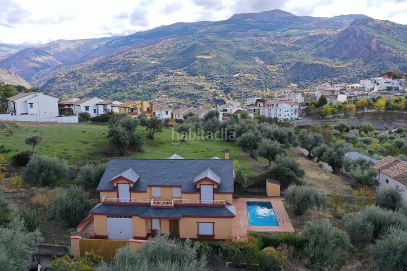 Foto 40ba51f6-7023-4c39-b6ea-8e2cb6e2913b. Xalet amb aparcament piscina a Güéjar Sierra