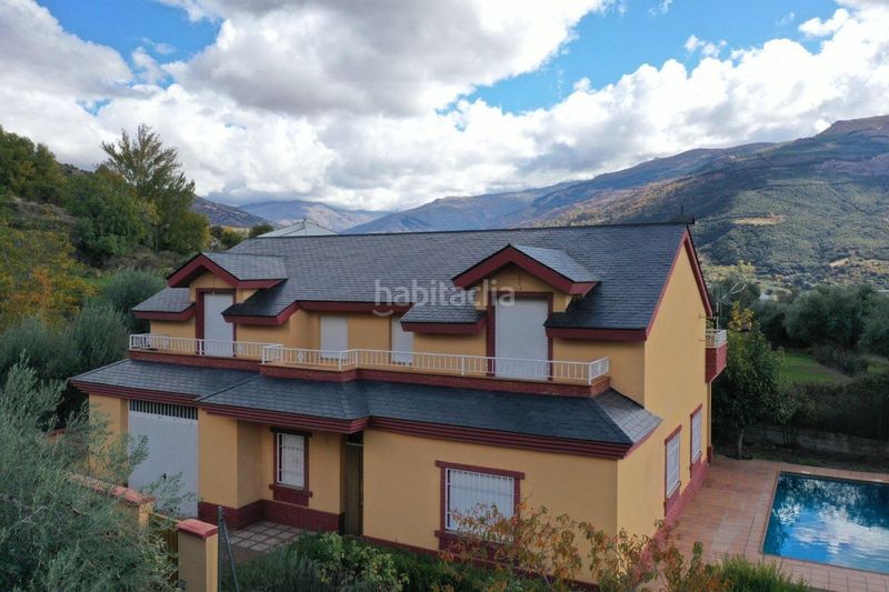 Foto 4d65f632-83e8-4423-b367-cd20270a1666. Xalet amb aparcament piscina a Güéjar Sierra