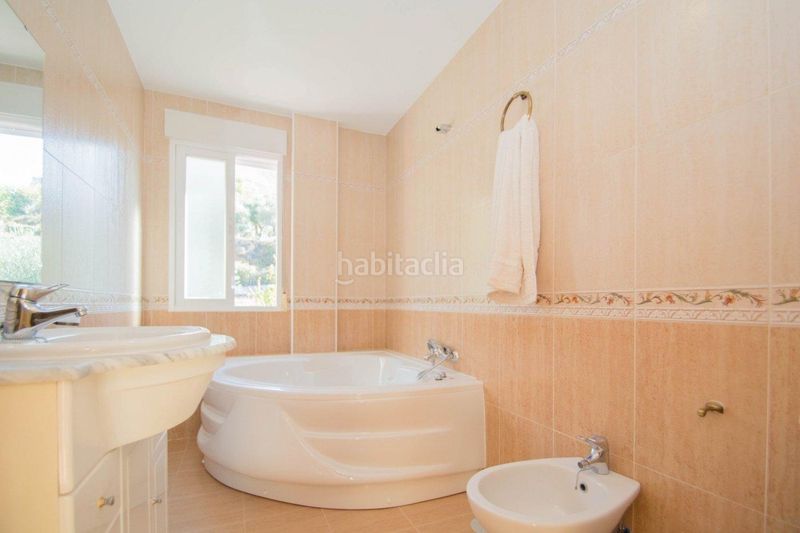 Foto 55a93e93-904d-4f77-957c-1425b9471111. Xalet amb aparcament piscina a Güéjar Sierra