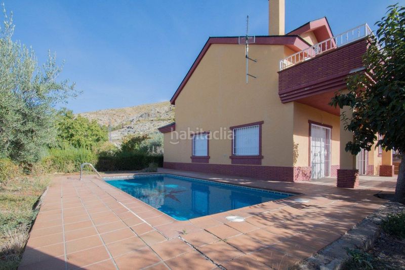 Foto 7af02f18-5f4b-4b16-9485-b7b35aabd854. Xalet amb aparcament piscina a Güéjar Sierra