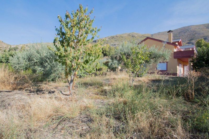 Foto e395be11-0725-4b10-aae9-405d70df42df. Xalet amb aparcament piscina a Güéjar Sierra