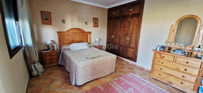 Foto d28cb98e-e5d3-4315-ad40-8b6e80f78592. Chalet en Álora