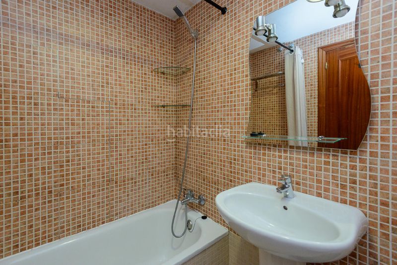 Foto d05b1f98-2944-4d9c-aee0-69f852dd9897. Pis a Alto del Castaño Narón