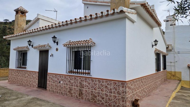 Foto 27d050a0-a10d-46fb-85af-8b1ac5a59f08. Casa en Álora