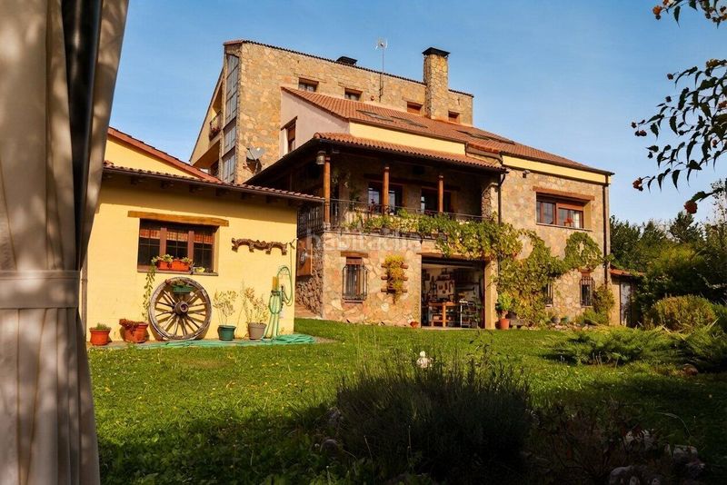 Foto 14f6d150-23e7-44b1-adc9-4b505509f342. Casa en Valderrueda