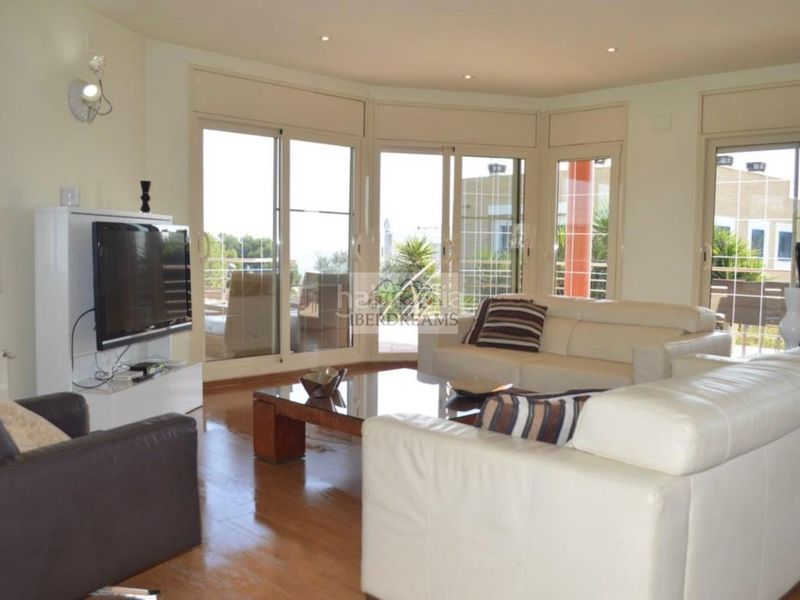 Foto c05dea81-8414-437b-ad95-75bc138c8a37. Casa a avenida mar mediterrania 32 a Ampolla (L´)