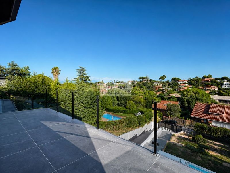 Foto f5da0b20-ec97-44e2-8502-0b87718543a9. Xalet amb aparcament piscina a Bellaterra