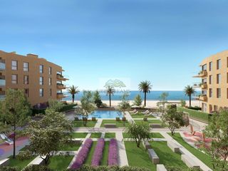 Penthouse in Avenida jaume i de 139. Precioso atico en primera linea de playa