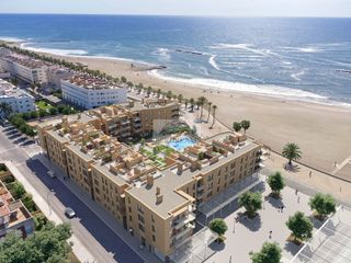 Penthouse in Avenida jaume i de 139. Precioso atico en primera linea de playa