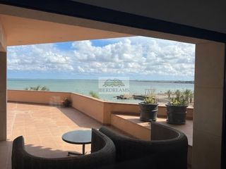 Chalet in Paseo arenal de l' 4. Chalet exclusivo en primera línea de mar con piscina, ascensor y