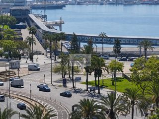 Penthouse in Avenida paral.lel 17. Ático con encanto en el corazón de barcelona, junto a parallel y