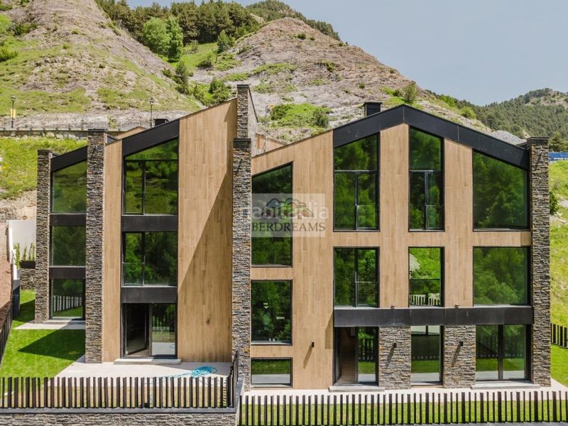 Foto f91ed1f6-3223-43e0-82d0-adaf8b6120c9. Casa adossada amb aparcament a Pal-Xixerella La Massana