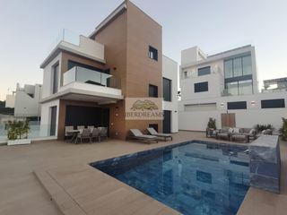 Casa a Calle Wenceslao Fdez Florez-Cmo S/N