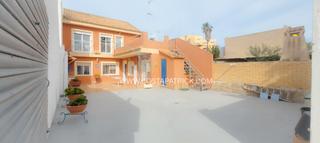 Chalet  Calle antonio reverte. Una gran oportunidad a un paso de la playa!!.