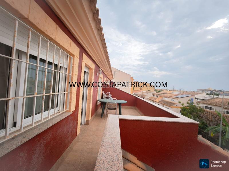 Foto 5daef636-f050-431e-8b72-3efc6b4eb17d. Casa a schiera con riscaldamento parcheggio in Centro Alcázares (Los)