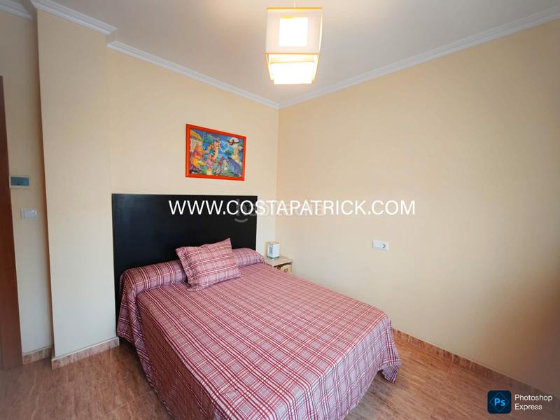 Foto d889a236-0bd5-4b08-be9d-09ff74a2dfe3. Casa a schiera con riscaldamento parcheggio in Centro Alcázares (Los)