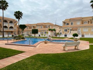 Casa adossada en Calle islas columbretes 4. Casa adosada en venta
