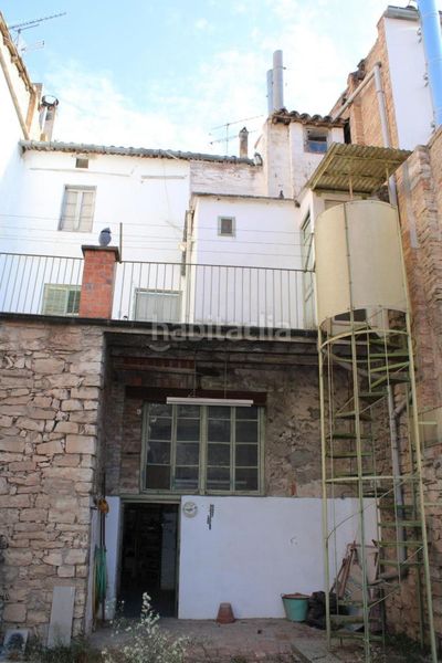 Foto a5f5881f-a48b-4ed1-b59b-2e269210f180. Casa adossada a Tàrrega