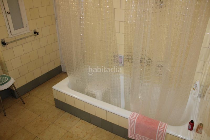 Foto f15552dd-3d49-4496-adf2-78964c060e41. Casa adossada a Tàrrega