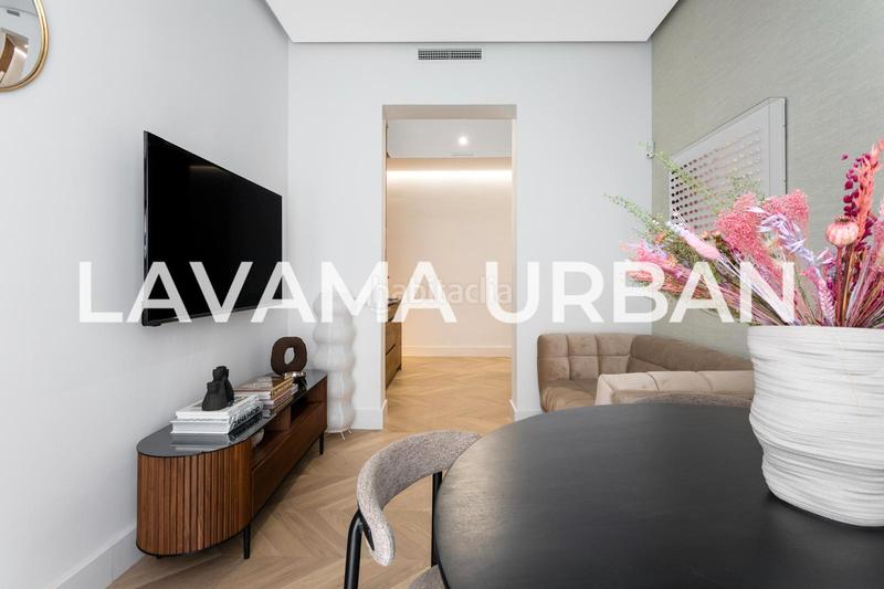 Foto 9ee37e40-095e-4e83-b606-aee05a7cd86e. Piso magnifico piso exterior en trafalgar en Almagro Madrid