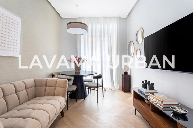 Foto a46dd424-b6d5-483c-a677-abb61e91bdbe. Piso magnifico piso exterior en trafalgar en Almagro Madrid