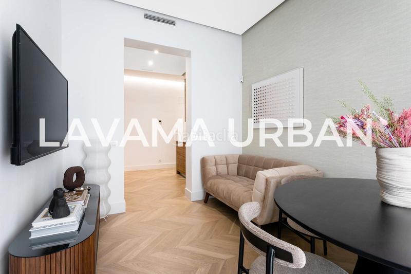 Foto ccc67684-b6e0-46f2-a5b4-ad3cca918d7a. Piso magnifico piso exterior en trafalgar en Almagro Madrid