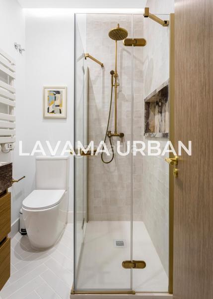 Foto fb5d6a05-a9de-4be9-804b-49118093af8e. Piso magnifico piso exterior en trafalgar en Almagro Madrid