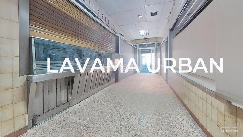 Foto 1ba4d84c-e282-4e92-ad9b-ac50b94e973d. Local comercial amplio local comercial para inversores en Madrid