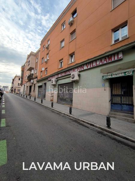 Foto 6f8cfc4e-3c9c-4bc7-97f8-b228f89abd8b. Local comercial amplio local comercial para inversores en Madrid