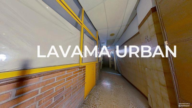 Foto 8f88a9f1-87b5-4a16-b300-61de3f2756fd. Local comercial amplio local comercial para inversores en Madrid