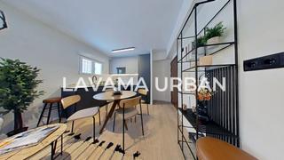 Appartement à Calle de francisco santos 16. Piso recién reformado en barrio salamanca