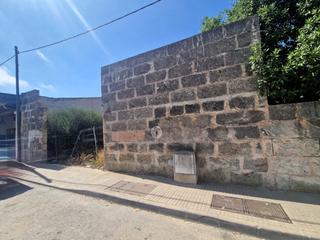 Finca rústica a Muro. Terreno urbano de 300m zona residendial de muro
