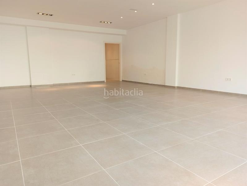 Foto d7f7163a-03d4-4e1f-8138-78b60b003ab3. Lloguer local comercial a via puig des teix 6 a Santa Ponça Calvià