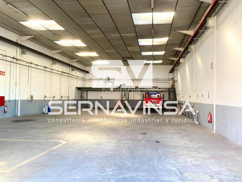 Foto 538922f2-ac31-4fc6-84e3-1ed1548a2dd6. Capannone industriale in Palau-solità i Plegamans