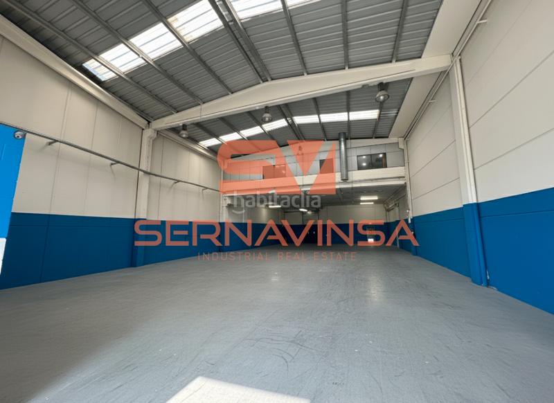 Foto c8ccac0d-d8fb-4ada-a2ed-f4f2ad2c73df. Rent industrial building in Zona Industrial Barberà del Vallès