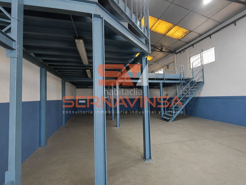 Foto b6874772-f0f4-4988-bf9e-578746df59e0. Nau industrial a Polinyà