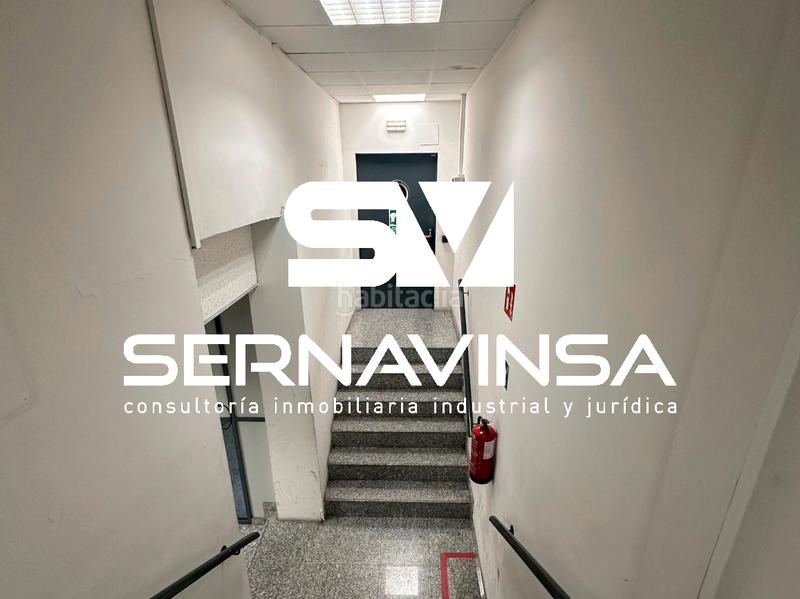 Foto b600b864-79a3-4f51-b867-c92d4853c3c0. Lloguer nau industrial a Gràcia Sabadell