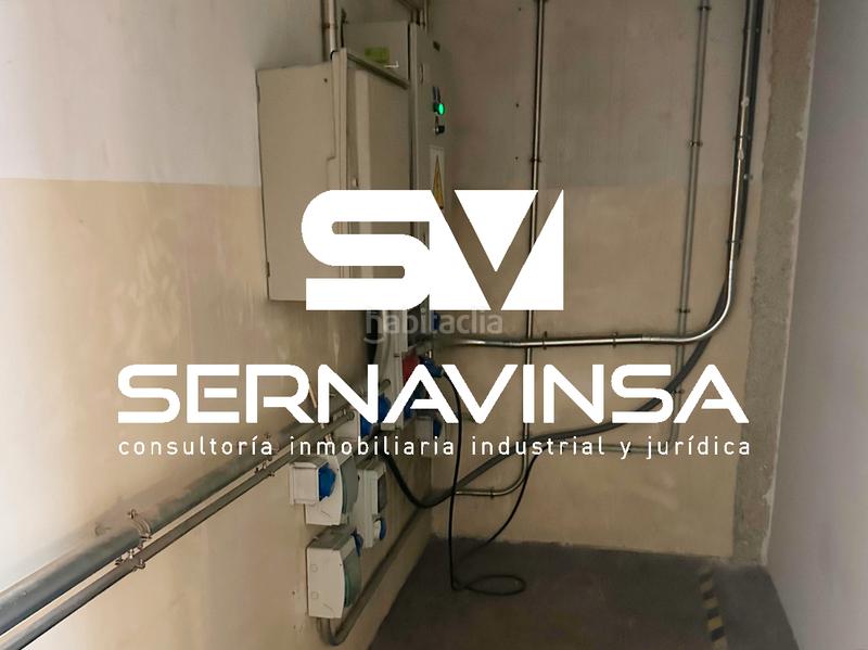 Foto aa8a914c-361b-4717-890d-ffb8a1f663a2. Rent industrial building in Gràcia Sabadell