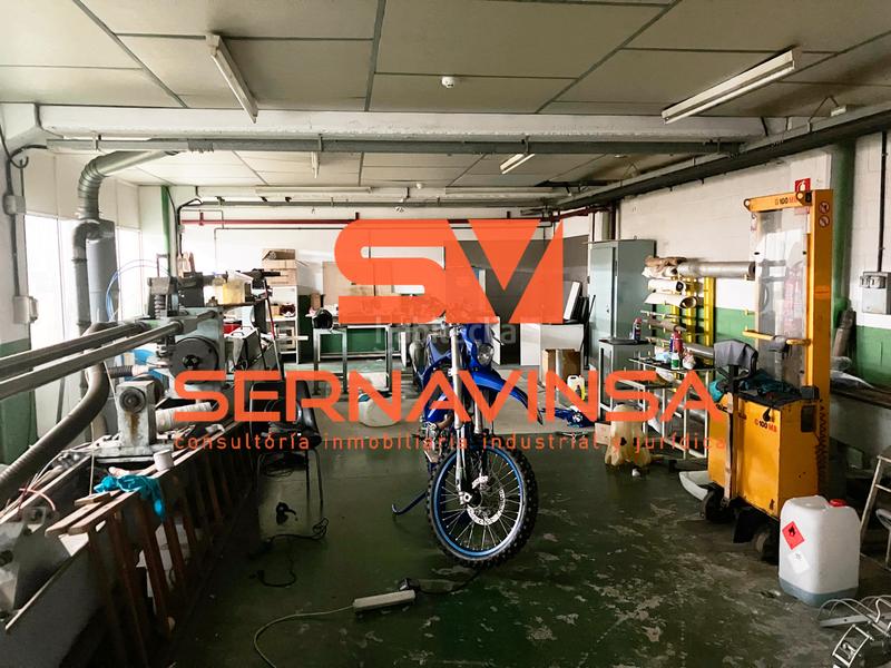 Foto 6ad9bdd3-5d5e-49a4-b6f9-0008a2593b13. Capannone industriale in Can Roses Rubí