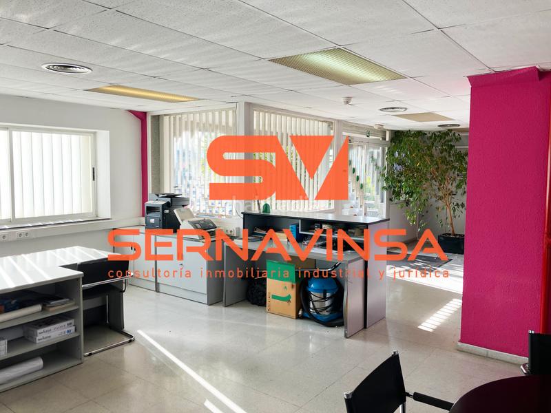 Foto b09c24d8-854a-492e-85a1-73db69a8fb9f. Capannone industriale in Can Roses Rubí